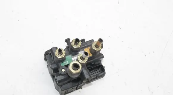 Jaguar I-Pace Air suspension control unit module (rear) JPLA5B710AB