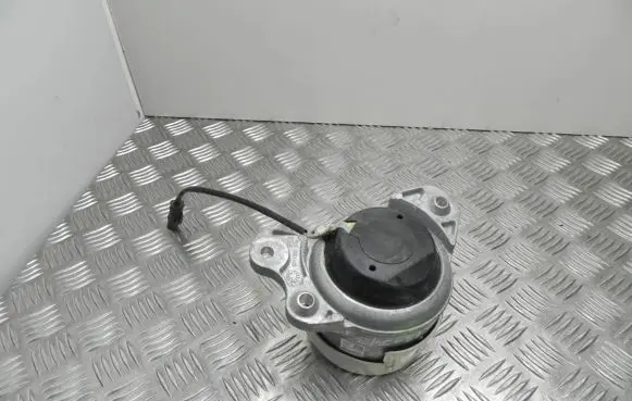 Mercedes-Benz E W213 Engine mount bracket A2382401200 VD13171