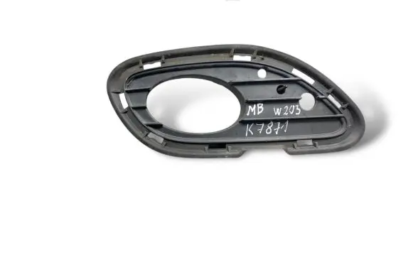 Mercedes-Benz C W203 Front bumper lower grill A2038853223 160000006 11279981