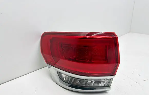 Jeep Grand Cherokee Rear/tail lights P68110001AE