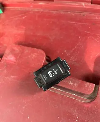 Lexus IS 220D-250-350 Central locking switch button 192627