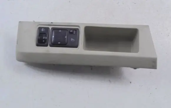 Nissan Micra Headlight level height control switch