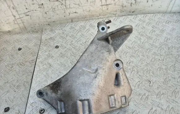 Skoda Fabia Mk2 (5J) Engine mounting bracket 03P199206