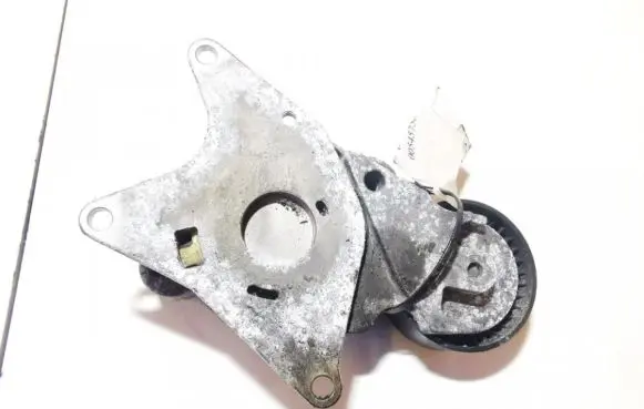 Toyota Verso Generator/alternator belt tensioner