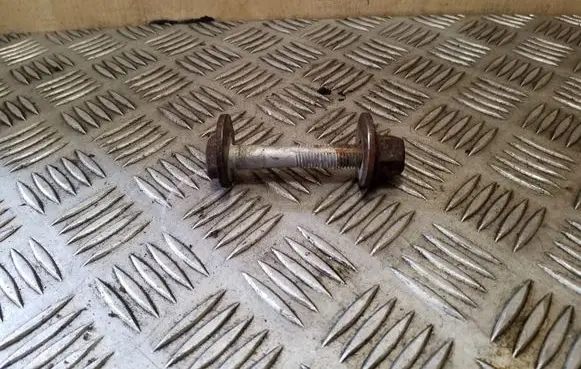 Volkswagen Eos Rear suspension camber bolt 