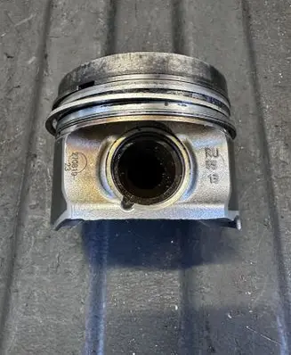 Volvo V60 Piston 82L187 RU3513