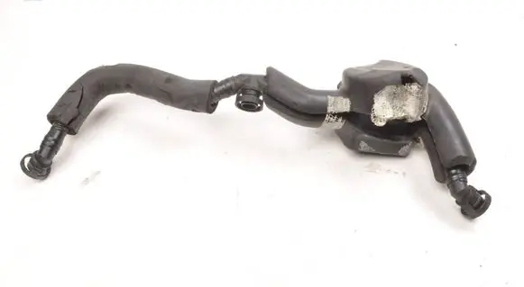 BMW X5 E70 Breather hose/pipe F01C100011