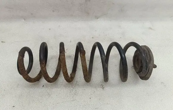 Volkswagen Touran II Rear coil spring