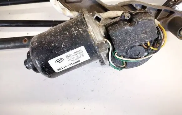KIA Carens II Wiper motor 981101d000