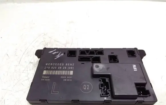 Mercedes-Benz CLS C219 Door control unit/module 2198200626