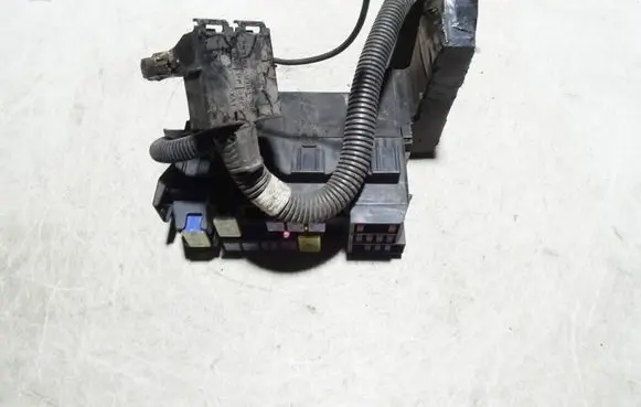 Nissan X-Trail T31 Fuse module 71543266YA2