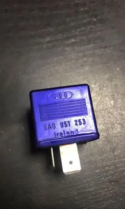 Audi A4 S4 B5 8D Other relay 8A0951253