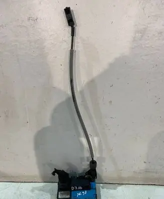 Volvo XC90 Front door lock 30663042