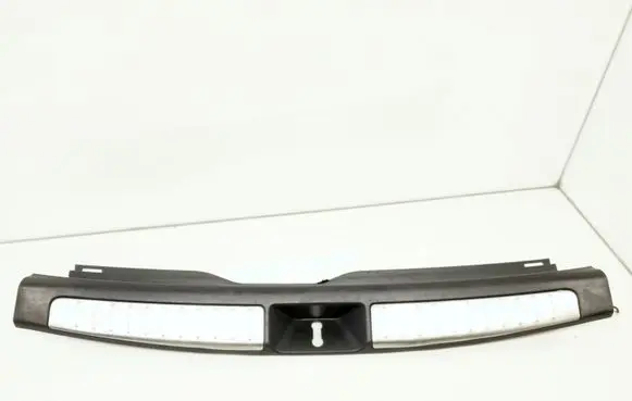 Trunk/boot sill cover protection