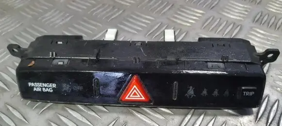Hyundai i20 (PB PBT) Hazard light switch 937501j530 93750-1j530