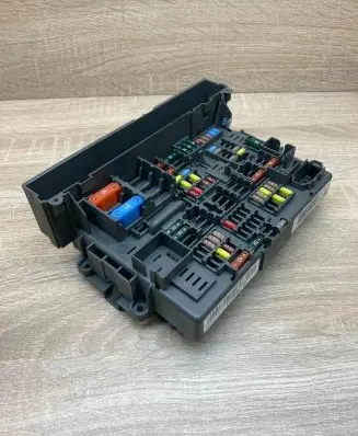 BMW X1 E84 Fuse module 9119446 911944603
