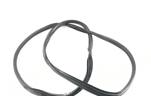 Hyundai Santa Fe Rear door rubber seal (on body) 180713
