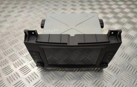 Mercedes-Benz Vito Viano W447 Radio/CD/DVD/GPS head unit A4479002621