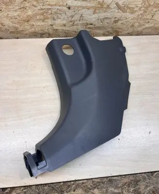 Foot area side trim