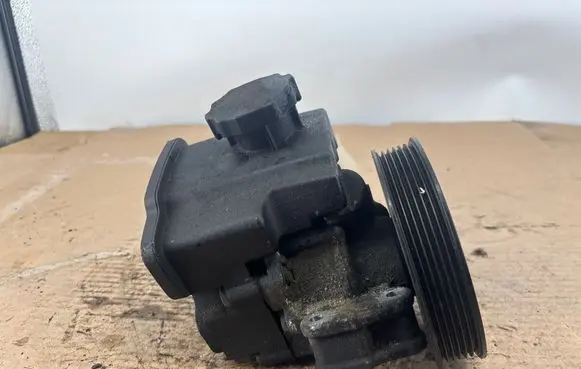 Mercedes-Benz C AMG W204 Power steering pump 7691332154