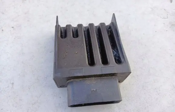 Volkswagen PASSAT B8 Charging relay 3Q0906121C