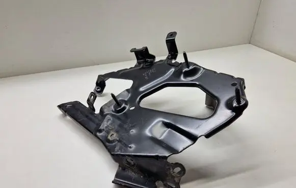 Other engine bay part
