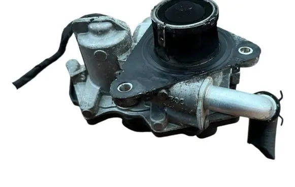 Volkswagen Golf VII EGR valve 04L131501 V29055543A DC243510360