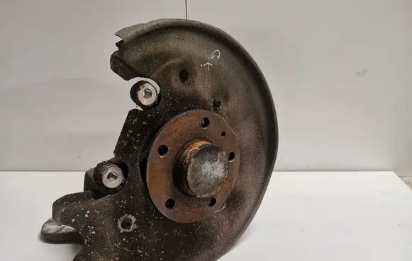 Rear wheel hub spindle/knuckle