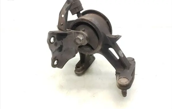 Toyota Avensis T270 Engine mounting bracket