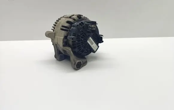 BMW 5 E60 E61 Generator/alternator 7797522 2586164