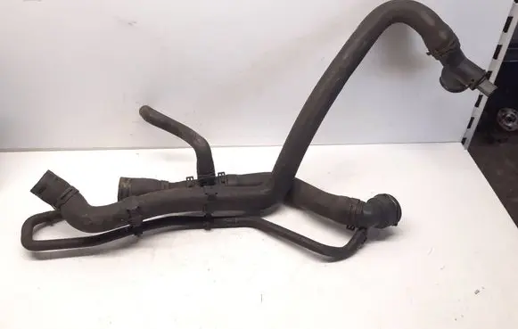 Volkswagen Golf V Engine coolant pipe/hose 1K0121049R