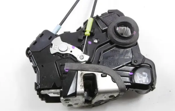 Toyota Corolla E140 E150 Front door lock