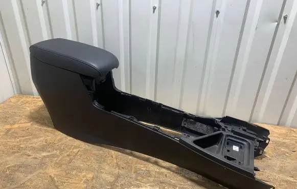 Toyota RAV 4 (XA40) Armrest 589014090 12184