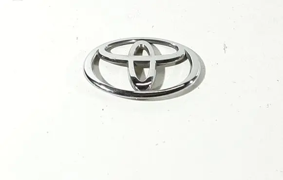 Toyota Corolla E120 E130 Manufacturers badge/model letters 3280T010