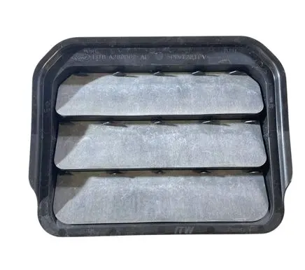 Quarter panel pressure vent