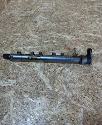 BMW 3 E90 E91 Fuel main line pipe 300283L1 0445214183 7809128