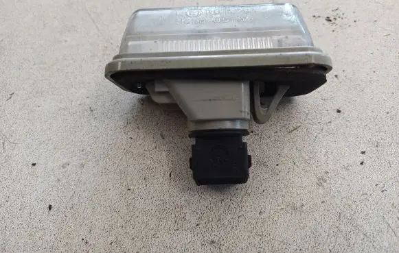 Toyota Avensis T250 Number plate light 001479