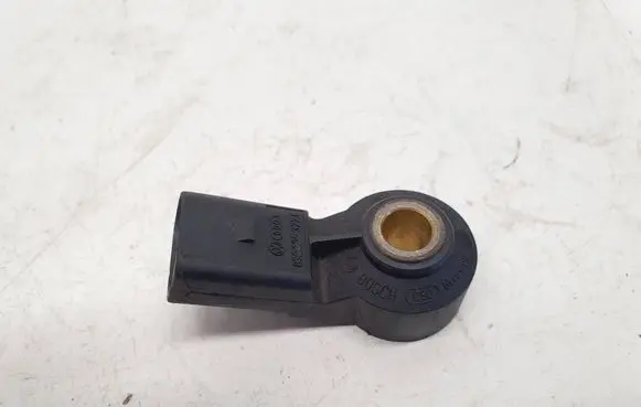 Volkswagen Touareg I Detonation knock sensor 0261231146