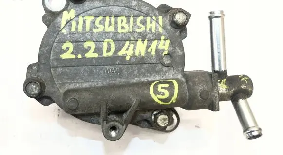 Mitsubishi Outlander Vacuum pump