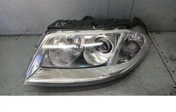 Volkswagen PASSAT B5.5 Front reflector