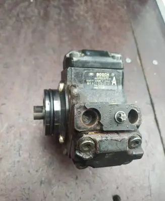 Mercedes-Benz Vaneo W414 Fuel injection high pressure pump 0445010008 A6110700501