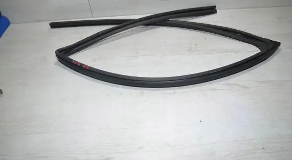 Dacia Duster II Front door rubber seal