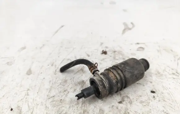 Audi A4 S4 B5 8D Windscreen/windshield washer pump