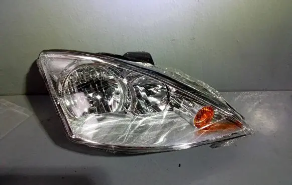 Ford Focus Headlight/headlamp