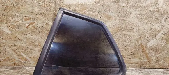 Porsche 944 Rear side window