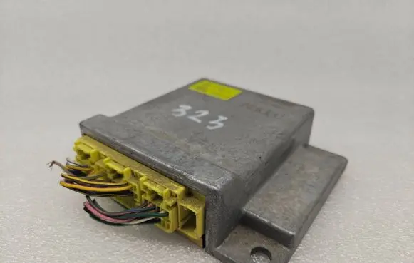Mazda 323 F Airbag control unit/module B30E57K30B