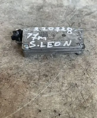 Seat Leon (5F) Headlight ballast module Xenon 7PP941597