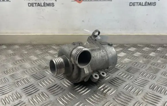 BMW 3 E90 E91 Water pump 307076030