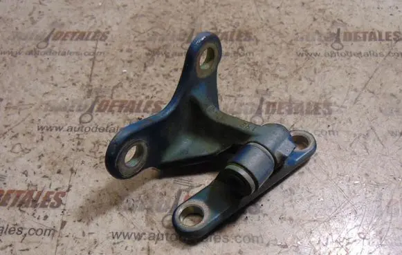 Mitsubishi Colt Front door upper hinge