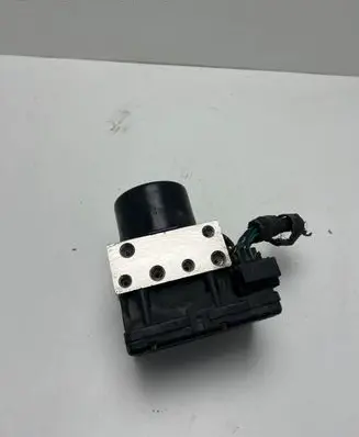 Chrysler Grand Voyager IV ABS Pump 04686702aa 2846610 P04721427AC